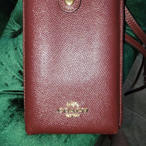 🎉 HTF COACH MERLOT CHERRY North/South Phone Crossbody - Picture 4 of 6